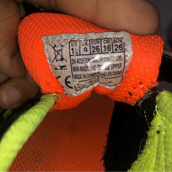 Skechers S-Lights Sneaker Shoes School Size 10 Black Neon Yellow Pre-owned - Picture 9 of 10